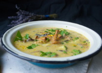Суп с кукурузой и грибами.